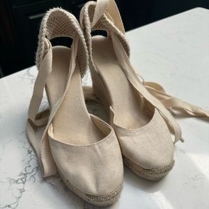 Soludos beige wedge espradrulle tie around ankle size 5.5 women